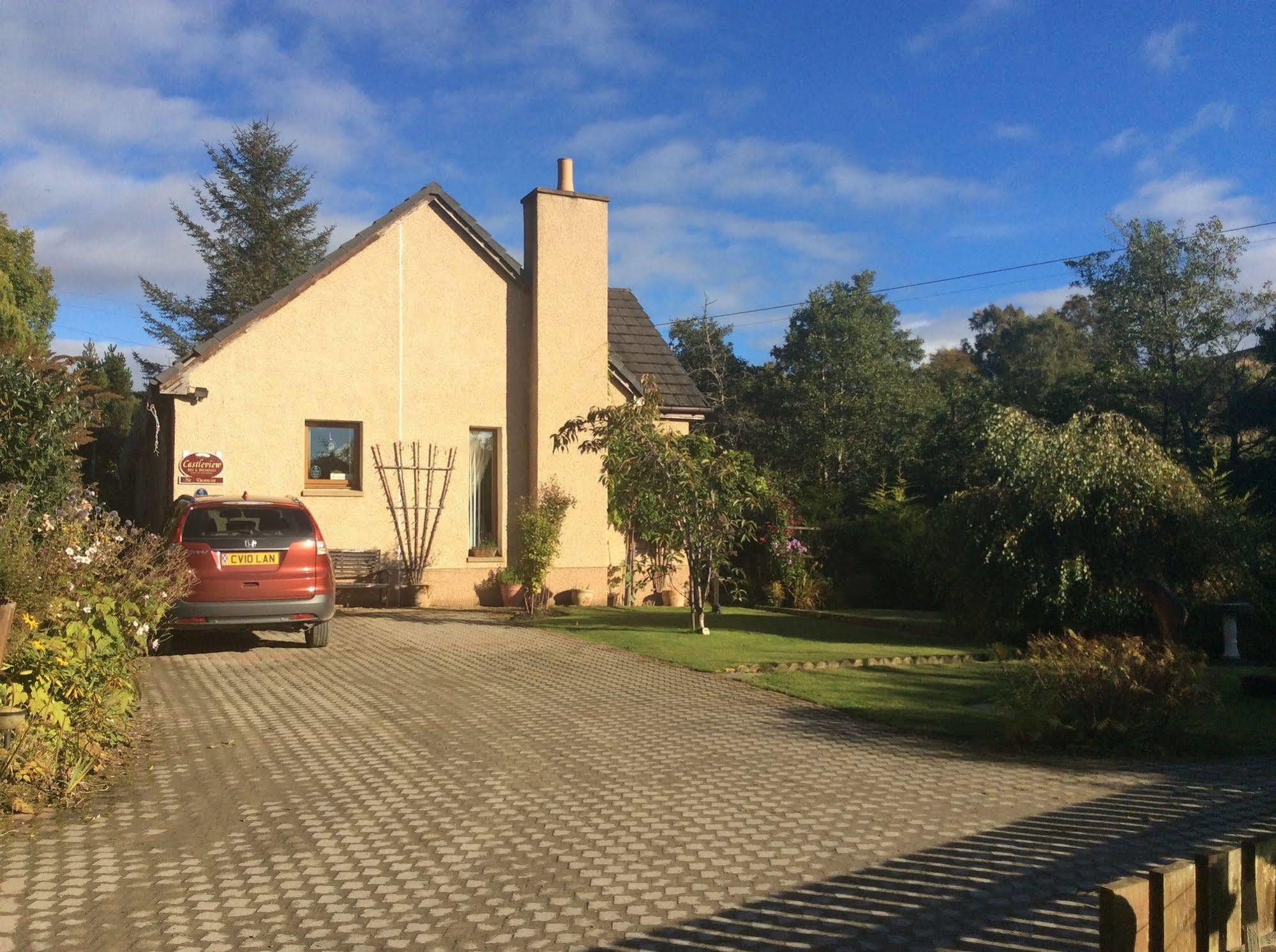 Castleview Bed & Breakfast Dufftown Bagian luar foto